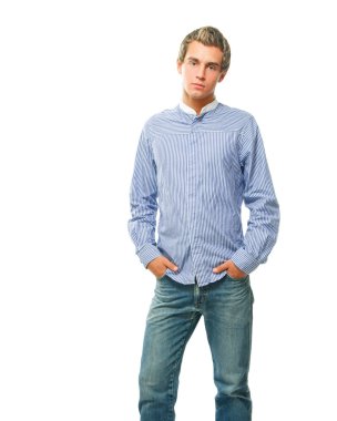 casual genç adam ayakta