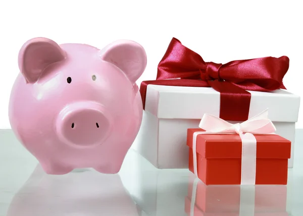 Sparschwein und Geschenk — Stockfoto