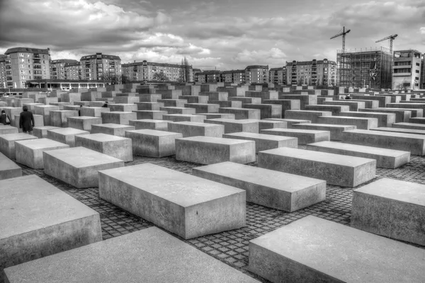 Öldürülen Avrupa Yahudilerinin anısına.