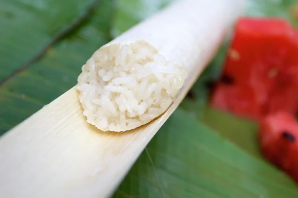 Arroz pegajoso en bambú —  Fotos de Stock