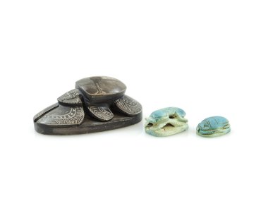 ritüel Mısır scarabs beyaz