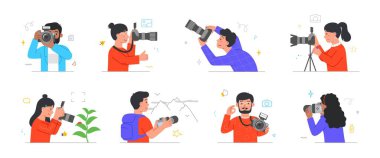 Bir grup profesyonel fotoğrafçı veya kameraman iş başında.