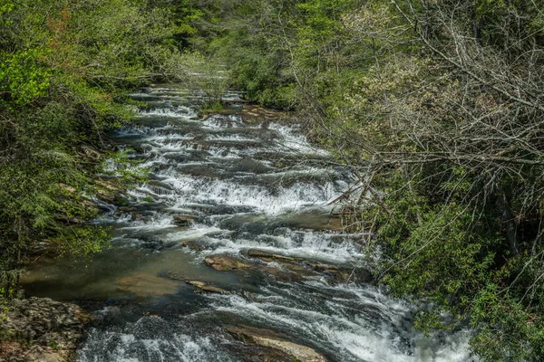Pohled Bílou Vodu Klesající Vodní Stezce Carterova Jezera Horách Severní — Stock fotografie