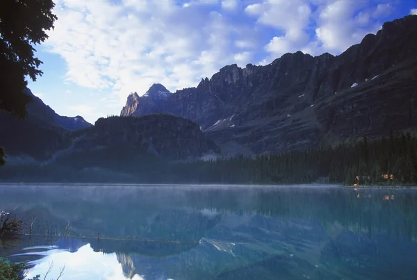 Un hermoso lago — Foto de Stock