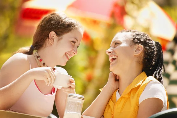 Two Girls At A Cafe — Stock Photo, Image