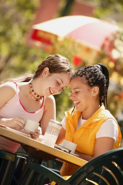 Two Girls Have Coffee — Stock Photo, Image