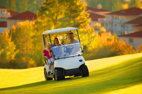 Family Goes Golfing — Stock Photo, Image
