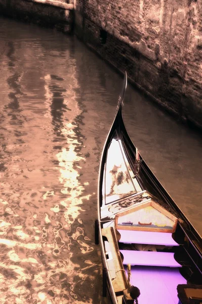 Gondel in het canal Venetië Italië — Stockfoto
