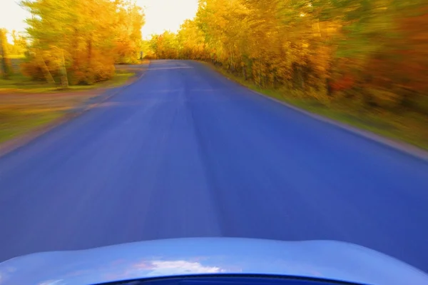 風光明媚な道を運転して — ストック写真