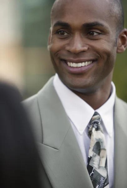 Hombre de negocios sonriente — Foto de Stock