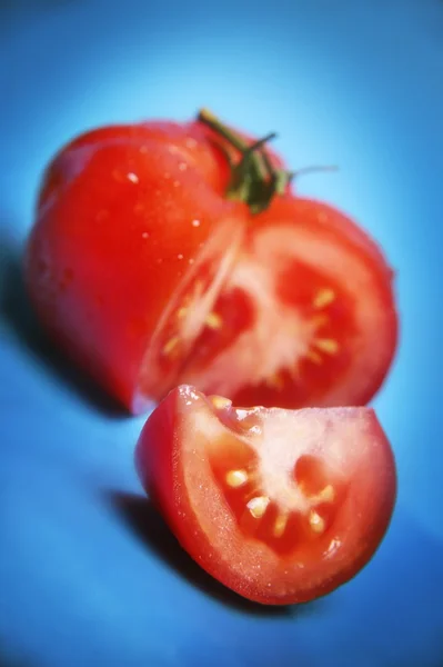 Вирізати томатний — стокове фото