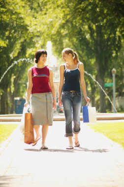 alışveriş torbaları da katkısıyla