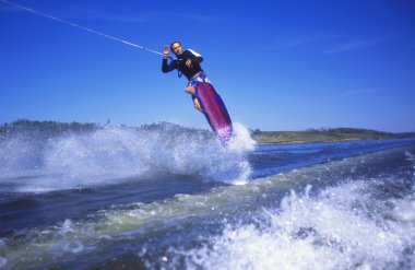 adam wakeboarding kömür göl Kanada