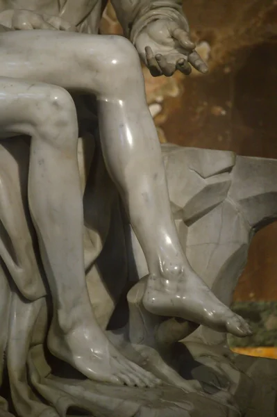 Piëta marmeren beeldhouwwerk gemaakt door michelangelo (1499) St. peter's Basiliek Vaticaanstad rome Italië — Stockfoto