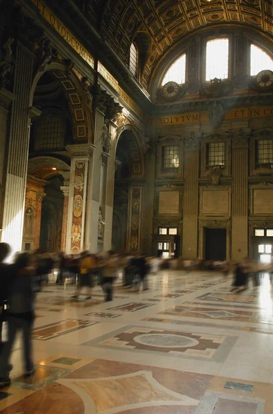 Binnenkant van st. peter's Basiliek Vaticaanstad rome Italië — Stockfoto