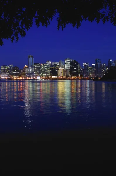 A Cityscape On The Water — Stock Photo, Image