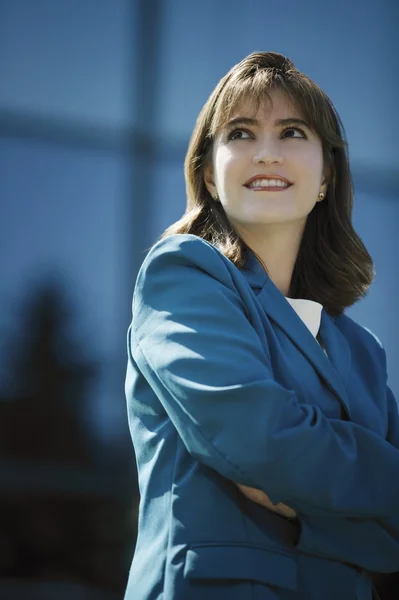 Portretul unei femei de afaceri zâmbitoare — Fotografie, imagine de stoc