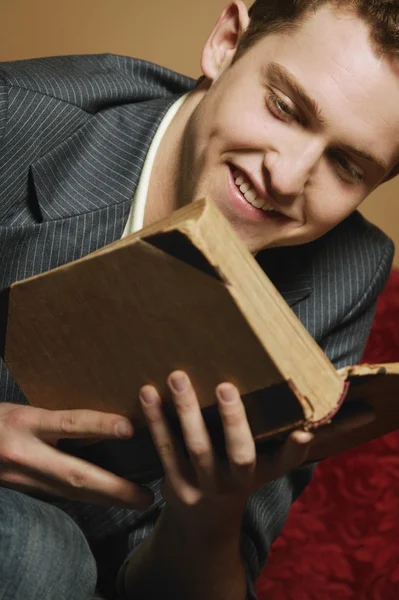 Young Man Reading — Stock Photo, Image