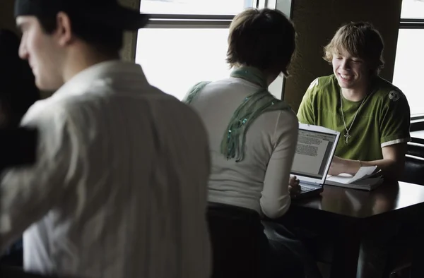 Teenager In Discussion With Another — Stock Photo, Image