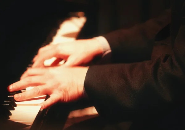 Playing The Piano — Stock Photo, Image