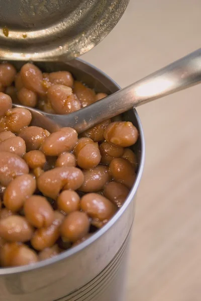 Aprire Can Of Beans — Foto Stock