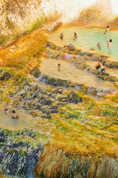 People Swimming In A Natural Hot Spring — Stock Photo, Image