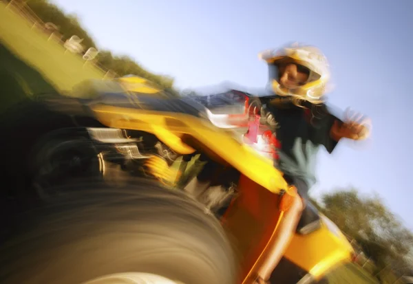 Criança em Quad Bike — Fotografia de Stock