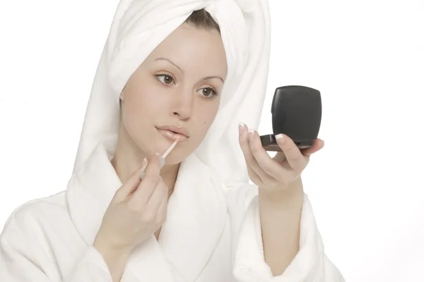Mulher Aplicando Lip-Gloss — Fotografia de Stock