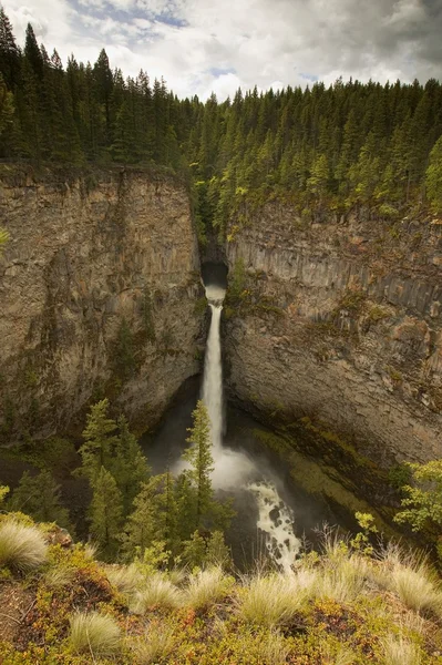 Spahats 落下，井灰色的省立公园，加拿大不列颠哥伦比亚省 — 图库照片