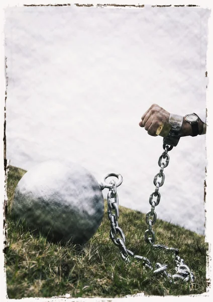 Una bola y una cadena —  Fotos de Stock