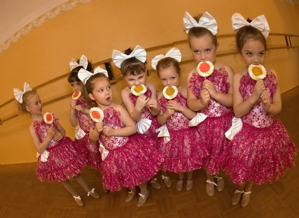 Léchage des sucettes pour enfants — Photo