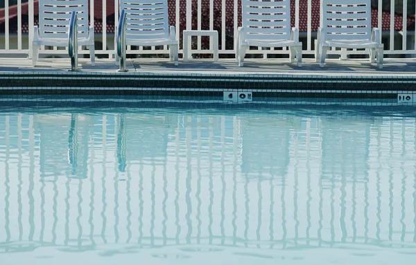 Bir yüzme havuzu — Stok fotoğraf