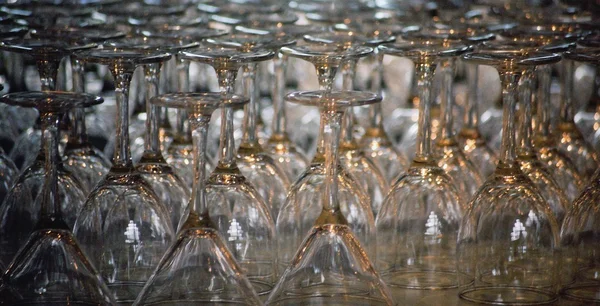 Bicchieri puliti in attesa — Foto Stock