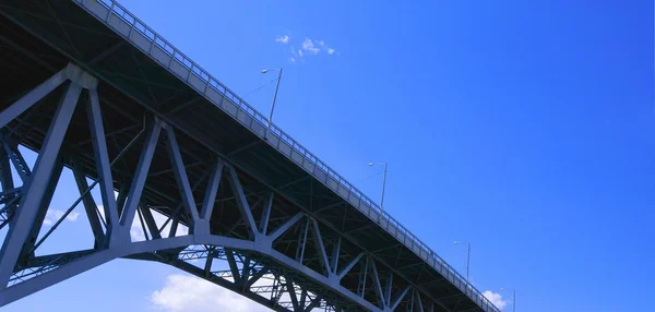 Puente de hierro —  Fotos de Stock