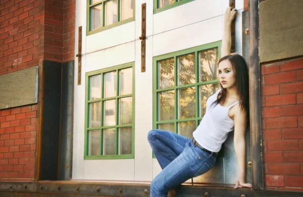 Mujer por ventana —  Fotos de Stock