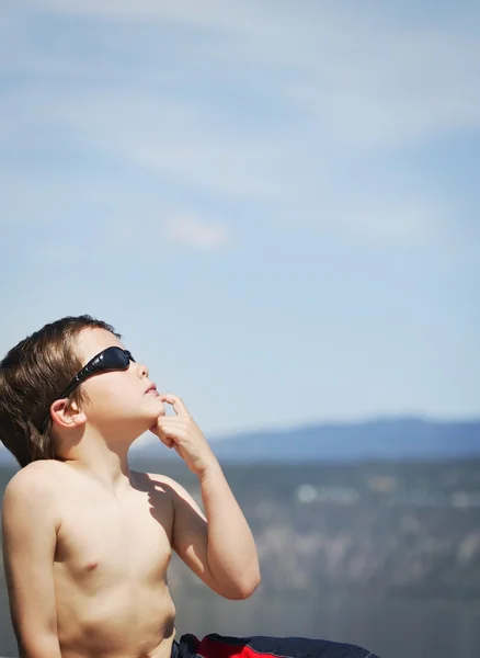 What Keeps The Sun Up There? — Stock Image What Keeps The Sun Up There? Royalty Free Stock Photos