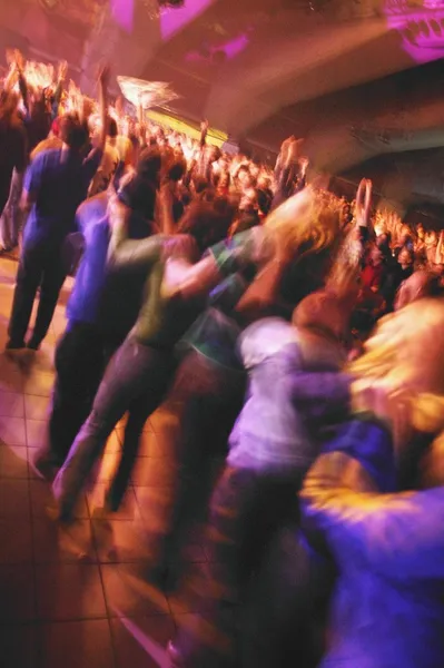 Un grupo de personas en un concierto Imágenes de stock libres de derechos