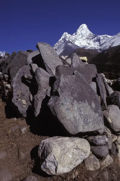 Pile Of Boulders And Rocks In Front Of Mountain — Stock Image Pile Of Boulders And Rocks In Front Of Mountain Royalty Free Stock Images