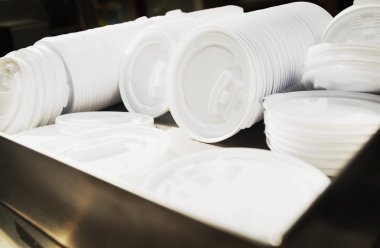 sıcak içecek kapaklarının satırları