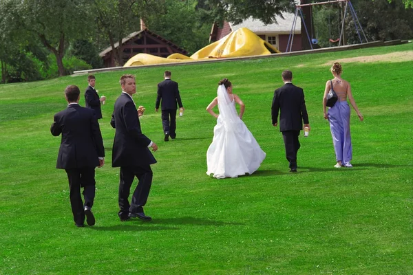 Casual Shot of Bridal Party — стоковое фото