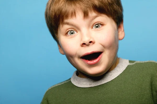 Niño sorprendido — Foto de Stock