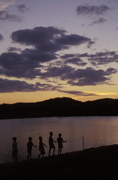 Jezero za soumraku — Stock fotografie