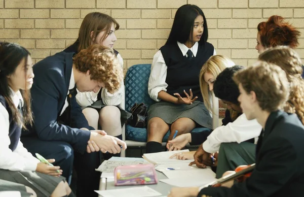 Groep studenten — Stockfoto