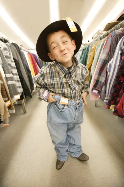 Child Tries On Clothes — Stock Photo, Image