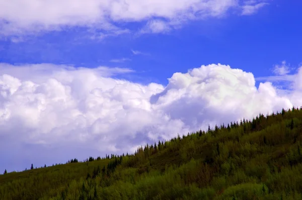 Montanha e Nuvens — Fotografia de Stock