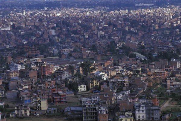 Aşırı kalabalık şehir — Stok fotoğraf