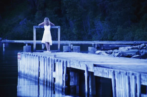 Woman Finds A Quiet Place — Stock Photo, Image