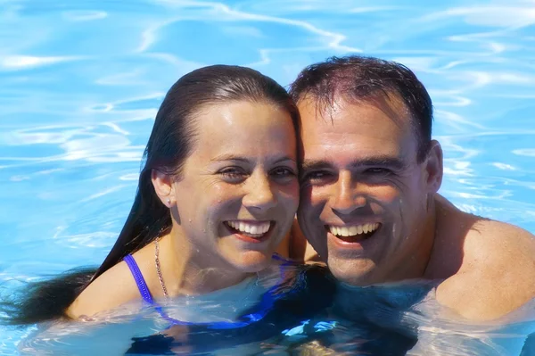 Casal em água — Fotografia de Stock