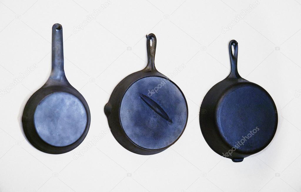 Set Of 3 Skillets On Wall