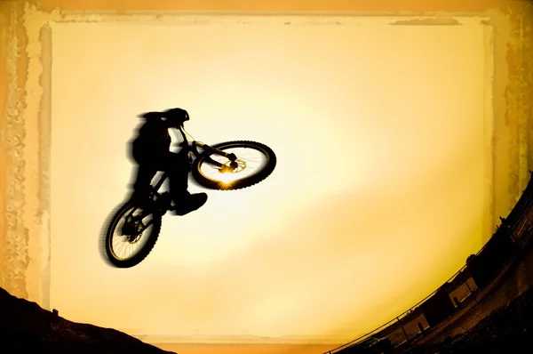 Silhouette Of Stunt Cyclist — Stock Photo, Image